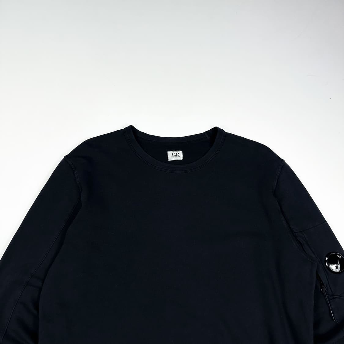 CP컴퍼니 베이직 와펜 슬리브 맨투맨 블랙 L 상품이미지2