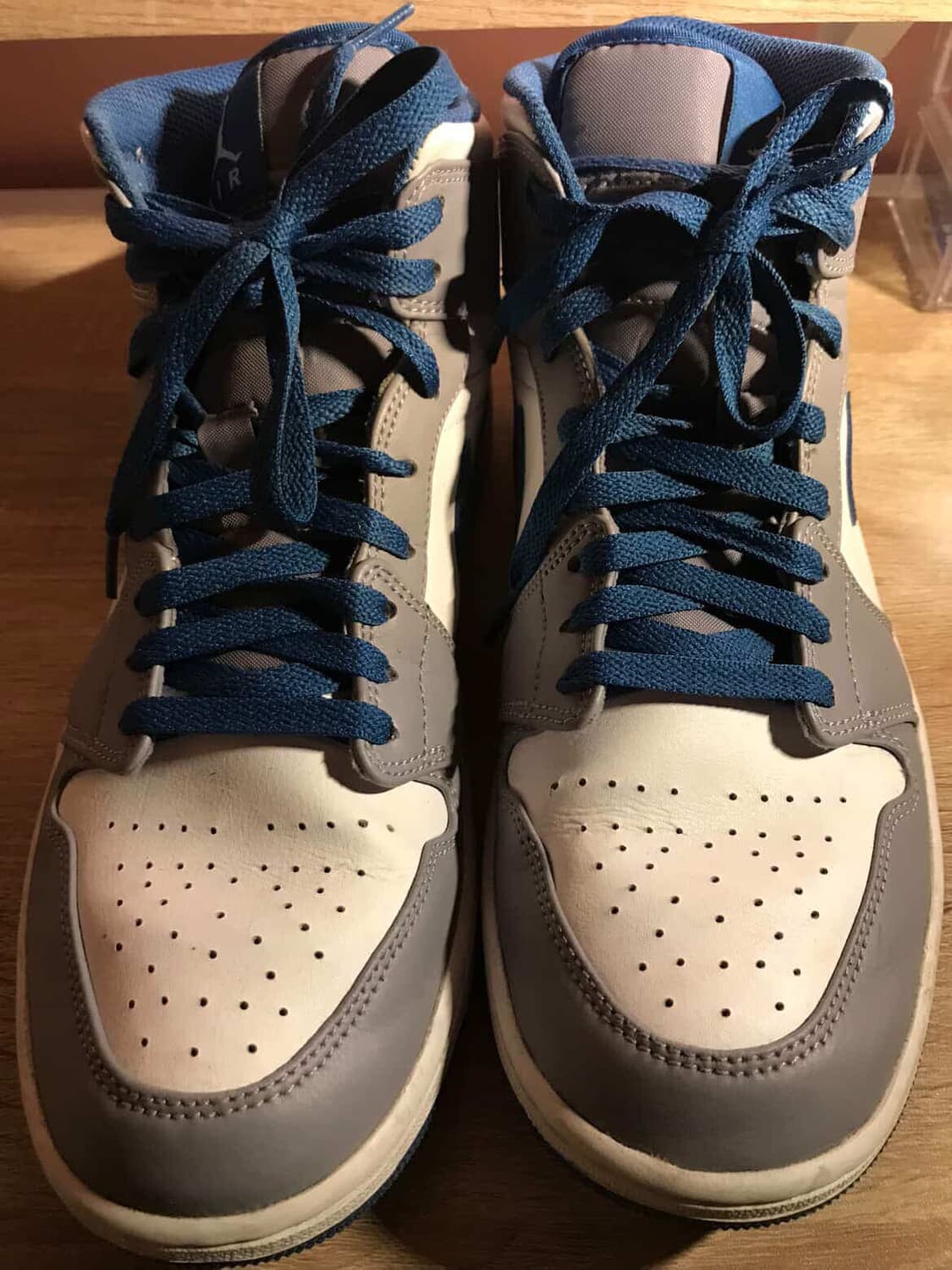 조던 1 미드 시멘트 그레이 트루 블루 상품이미지2