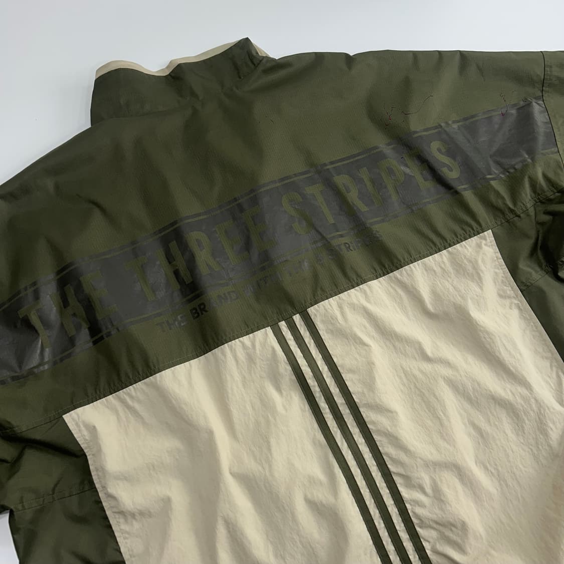 Adidas 아디다스 베이지 카키 배색 바람막이 상품이미지5