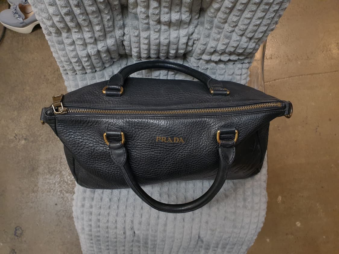 프라다 블랙 가죽 토트백 상품이미지5