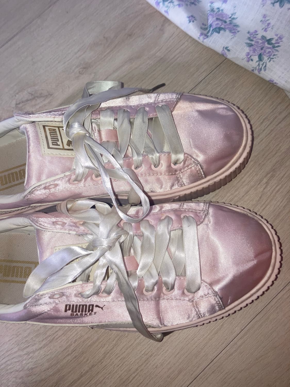 푸마 희귀 새틴 발레코어 스니커즈 240 상품이미지2