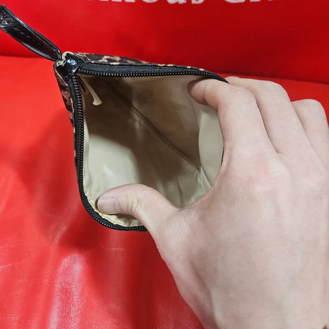 코치(COACH) 레오파드 핸들 파우치백 상품이미지7