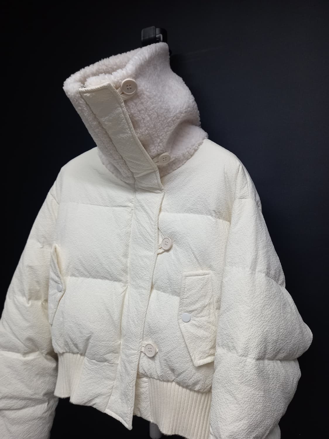 샤틴 SATIN 하이넥 덕 숏 패딩 F 33-77 상품이미지6