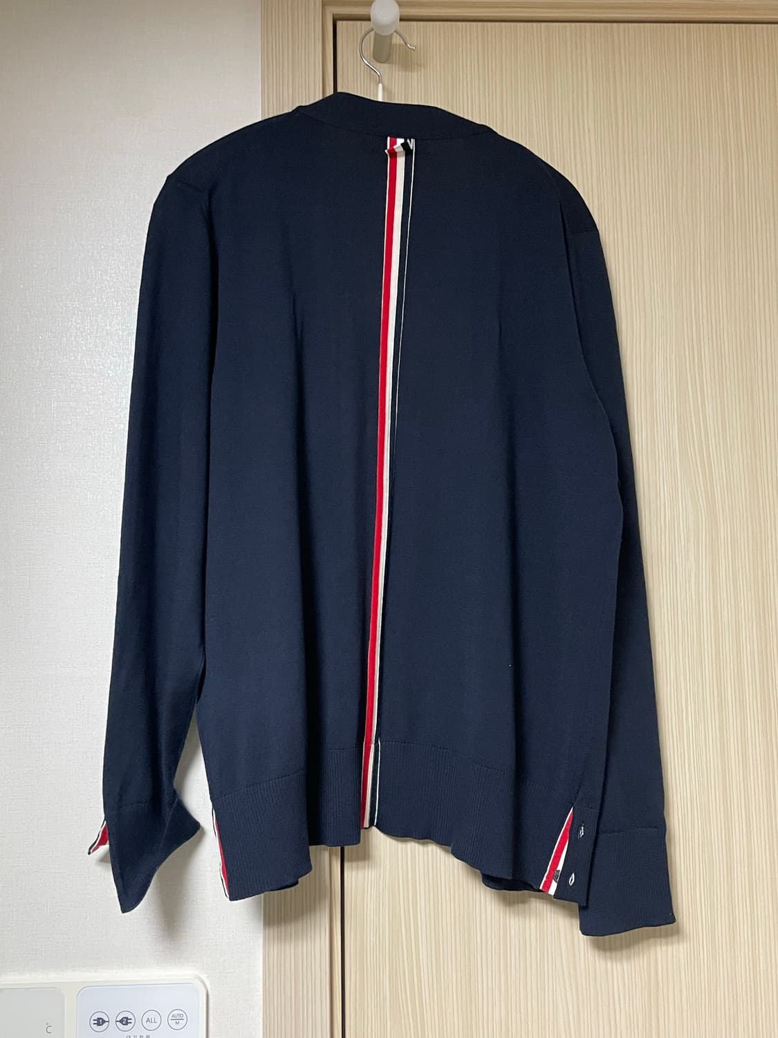 톰브라운 백삼선 가디건 4사이즈 상품이미지4