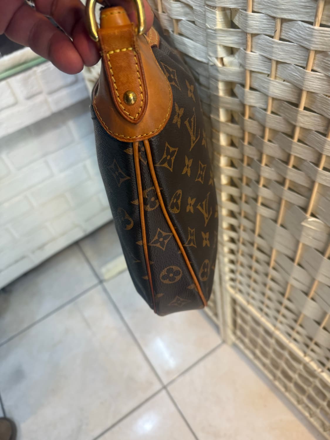 정품 루이비통 오테온 크로스백 팝니다 상품이미지2