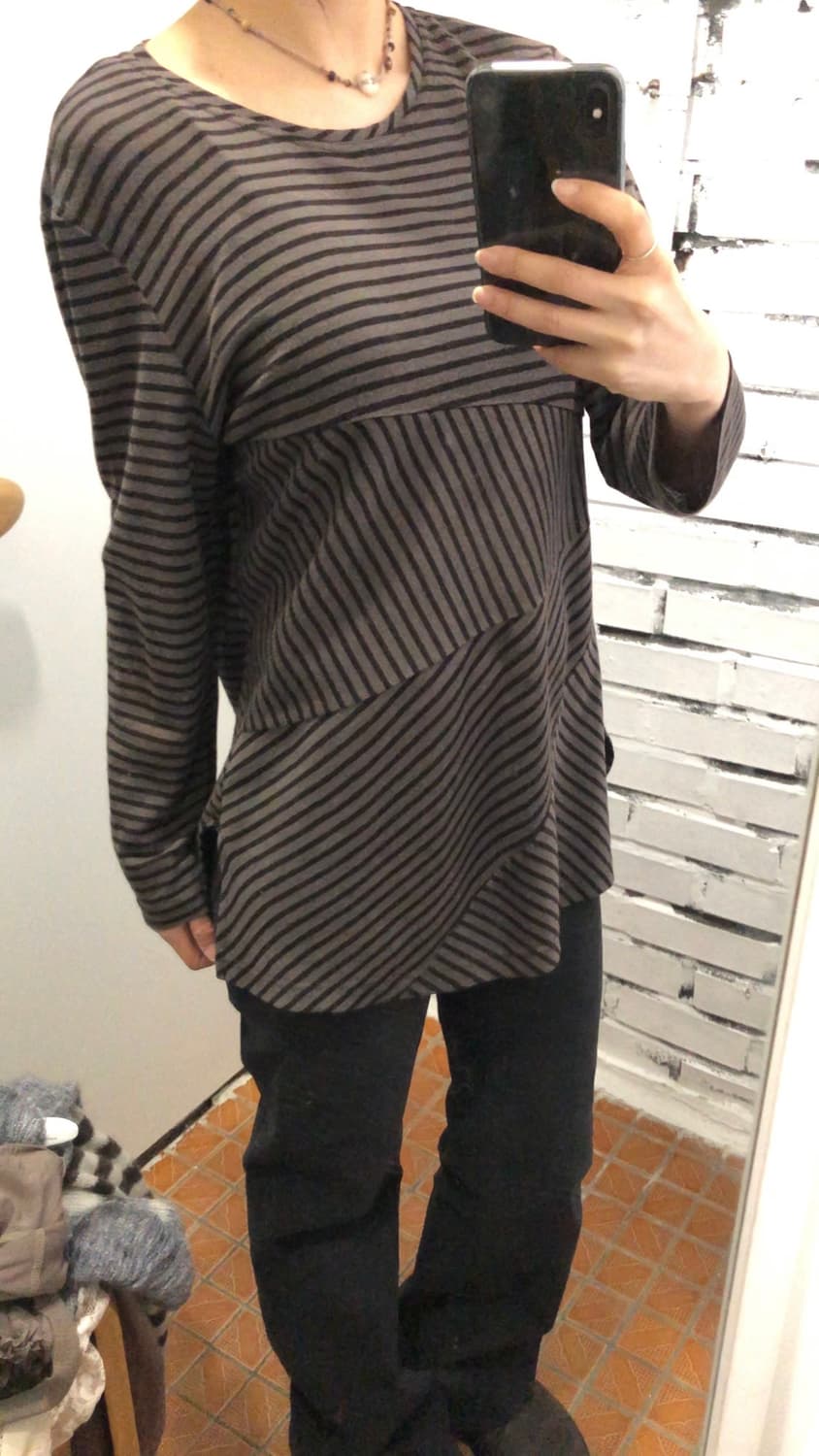 사선 스트라이프 브라운 롱슬리브 상품이미지2