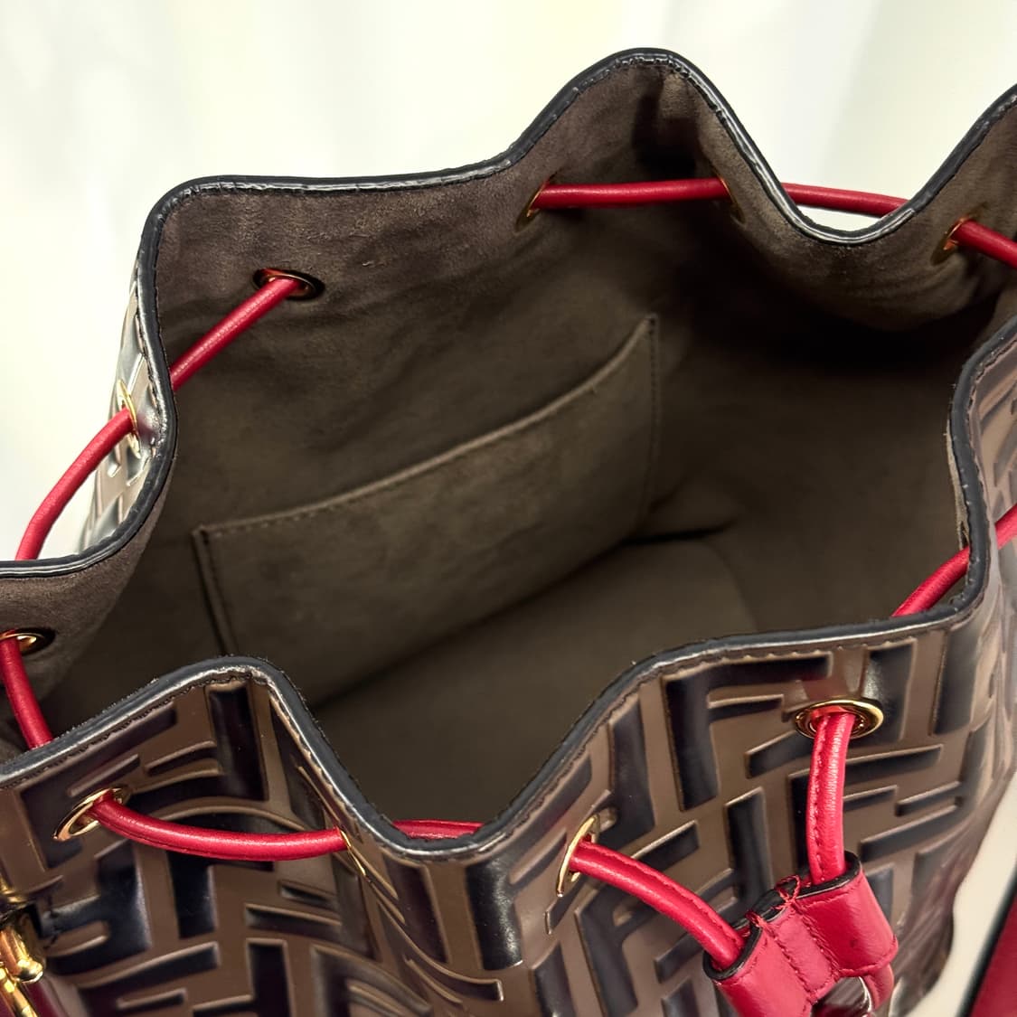 펜디 몬트레조 버킷백 FF 레더 스몰 상품이미지7