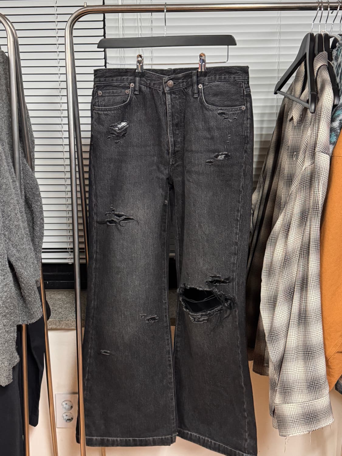 아크네스튜디오 디스트로이드 진 32/32 상품이미지1