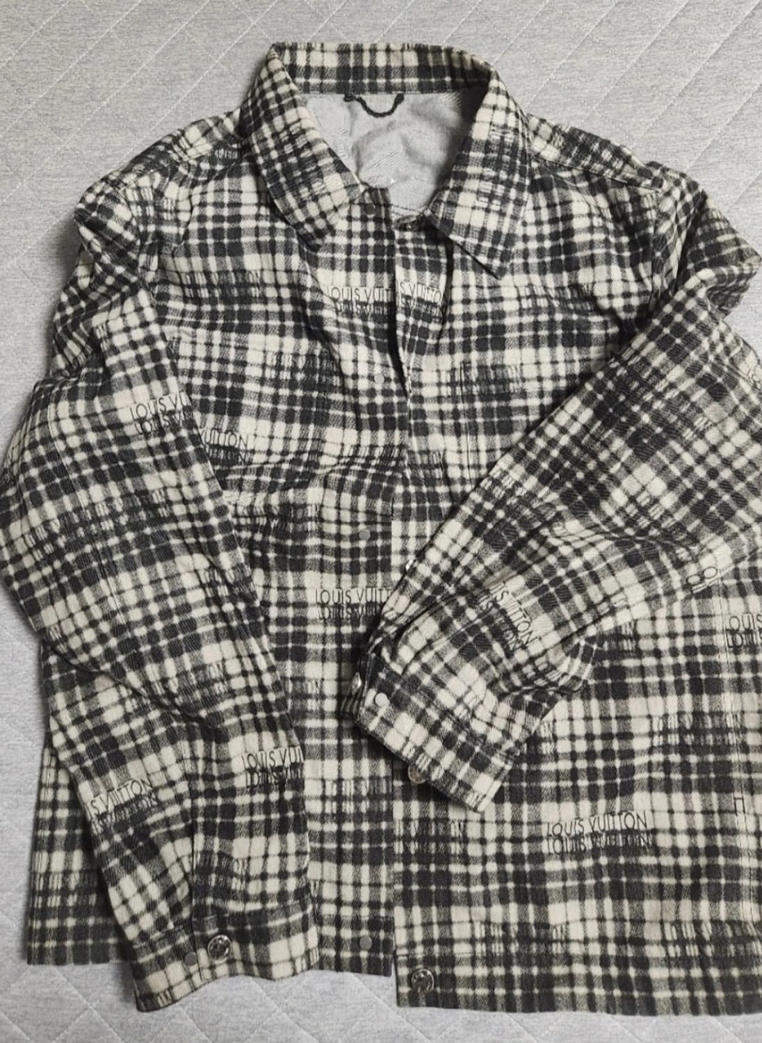 루이비통 체크 데님 오버셔츠 블랙 54 상품이미지1