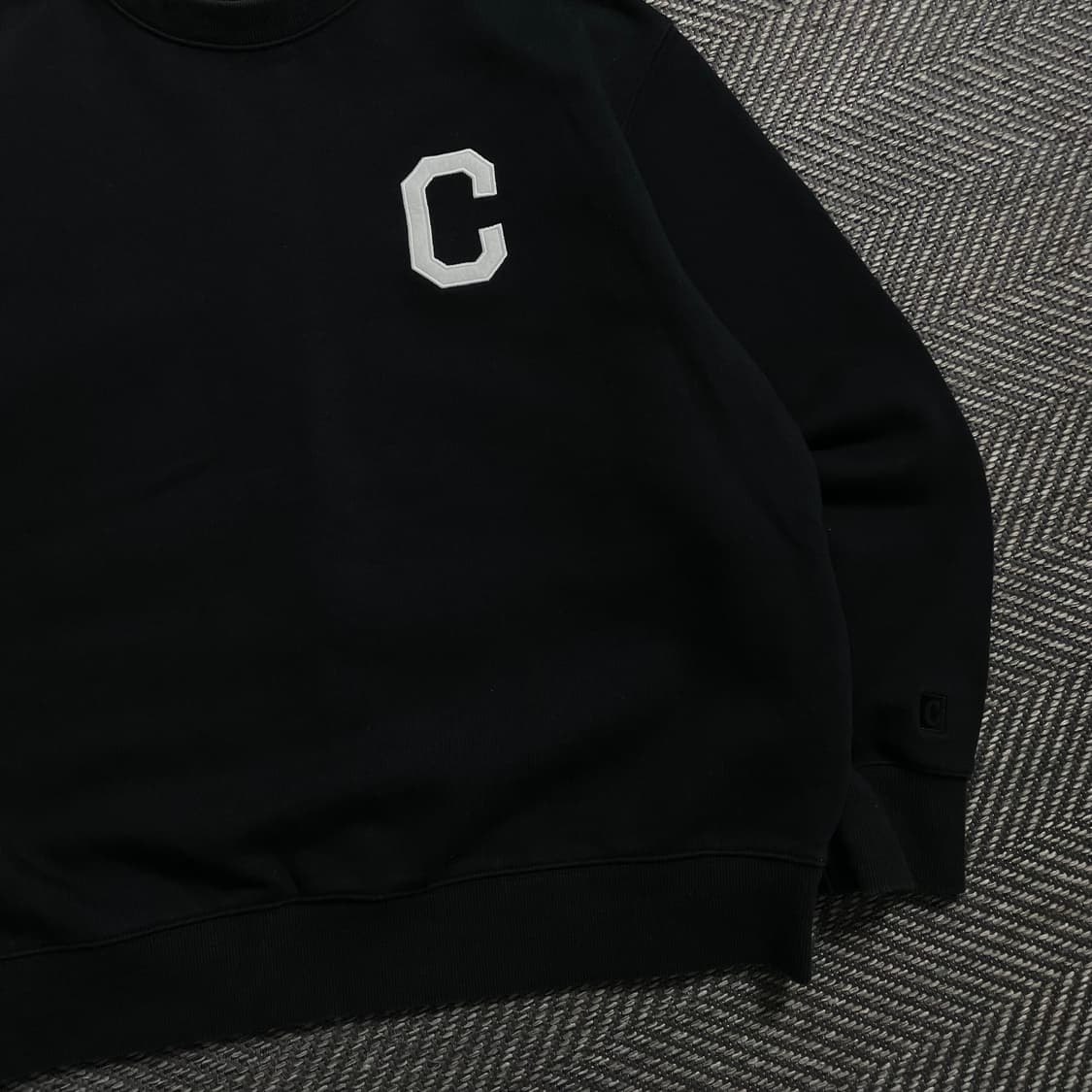 커버낫 C로고 패치 박시핏 맨투맨 블랙o 4661 상품이미지2