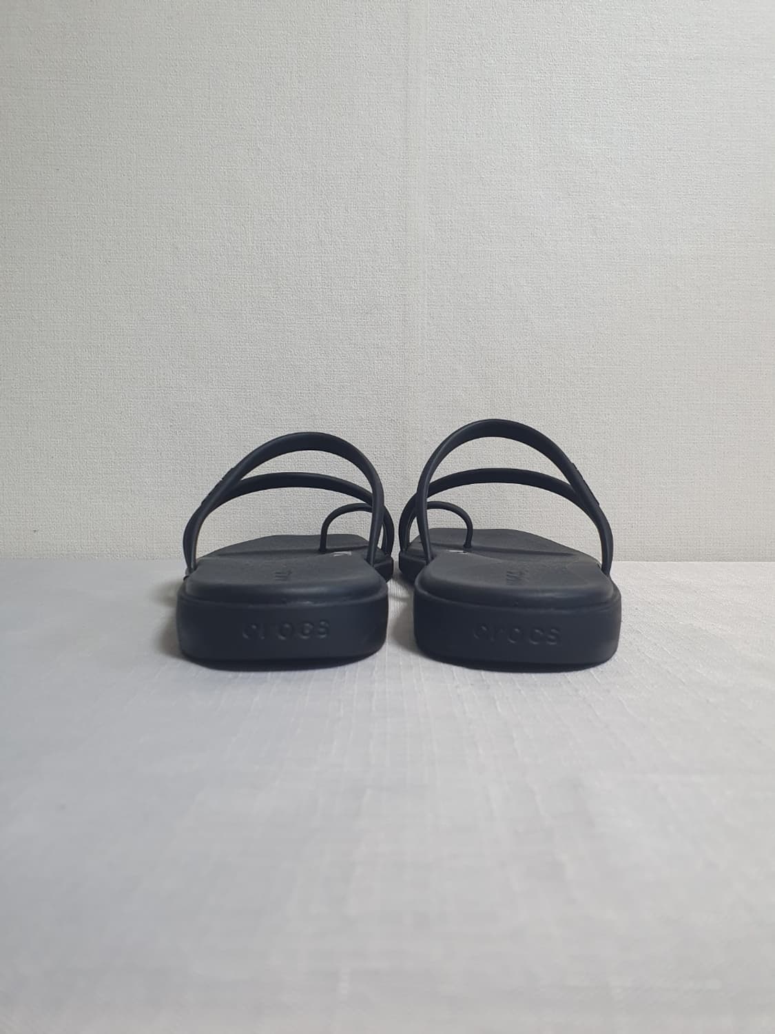 250mm 크록스 마이애미 토우 루프 샌들 블랙 상품이미지4