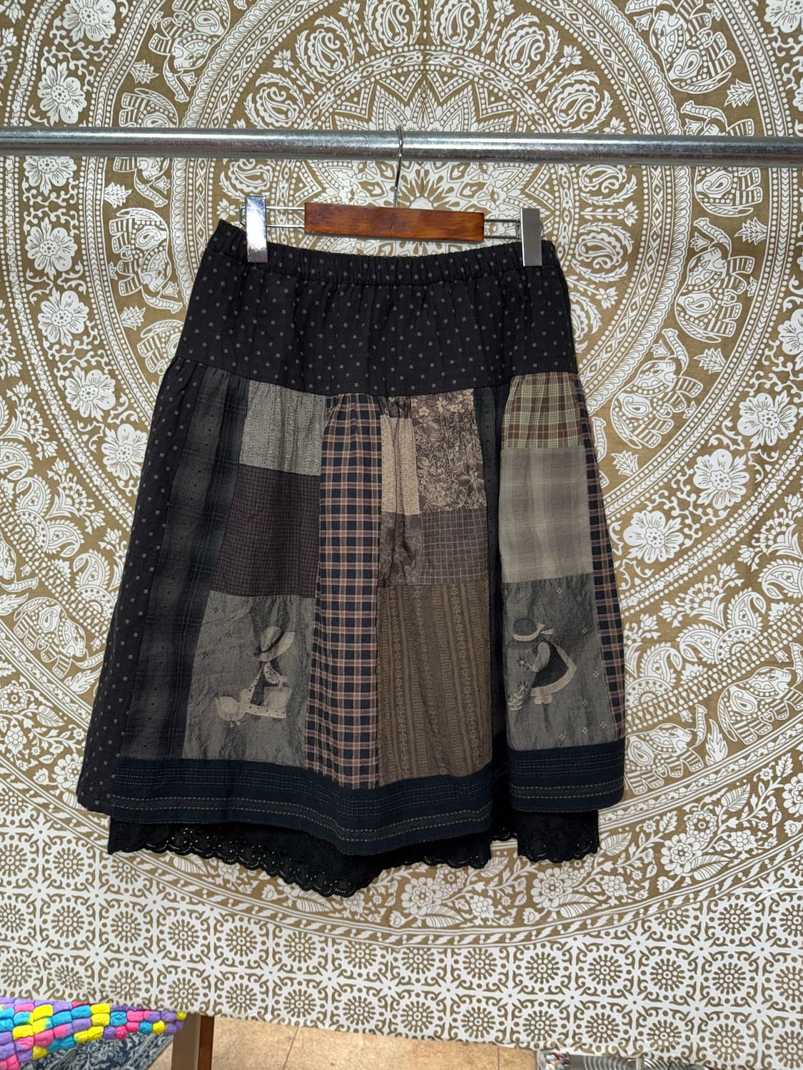 빈티지 도트 밴딩 패턴 디테일 미디스커트  상품이미지3