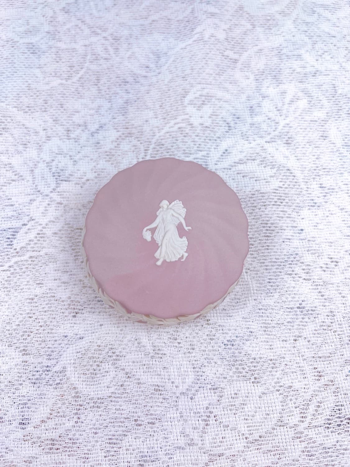 [영국엔틱] 웨지우드 제스퍼웨어 댄싱아워 원형 트링킷박스 보석함_라일락 상품이미지1