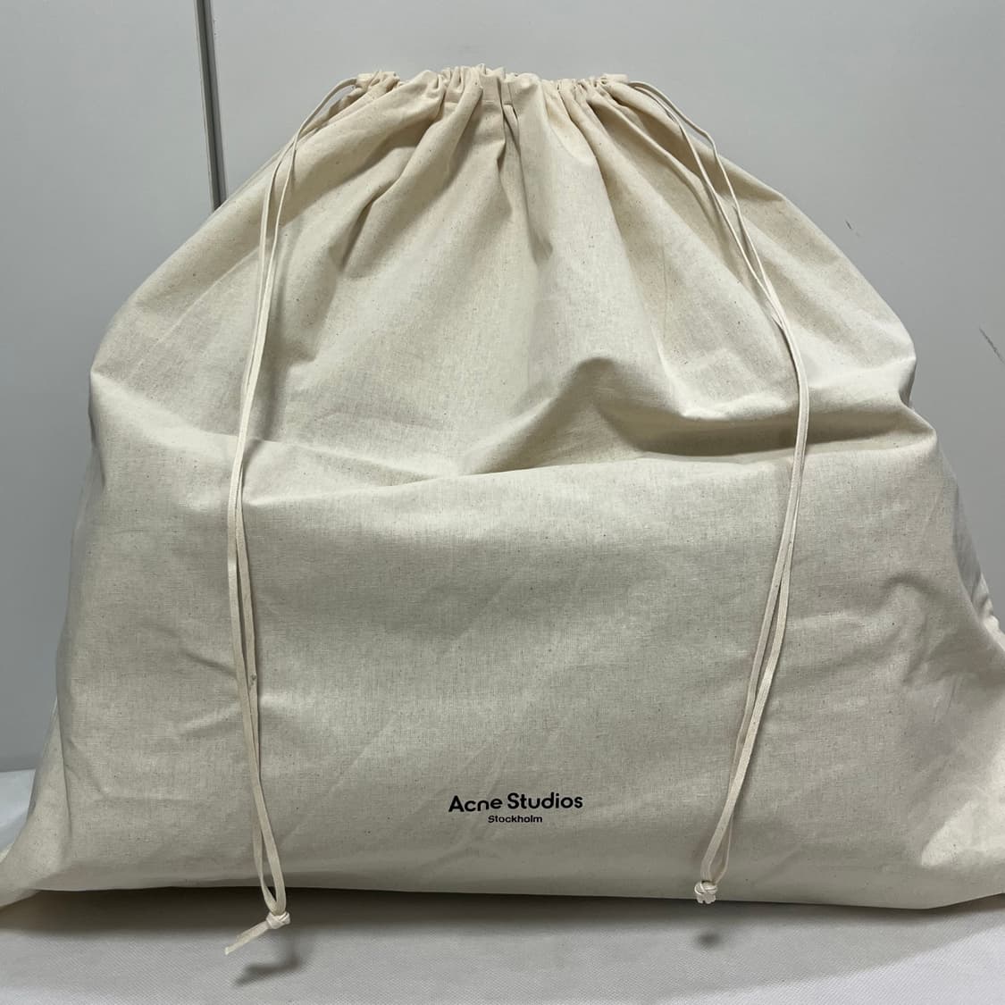 아크네스튜디오 25fw 카메로백 라지/블랙 상품이미지6