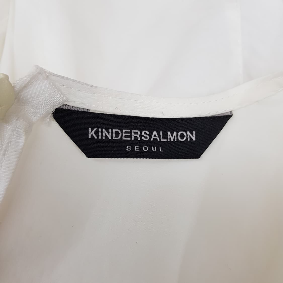 KINDERSALMON 킨더살몬 브이넥 퍼프 블라우스 F사이즈 상품이미지4