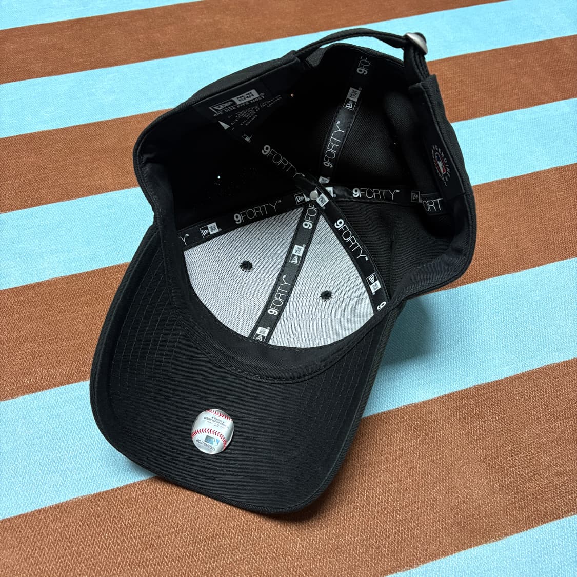 NEW ERA MLB 블랙 온 블랙 뉴욕 양키스 볼캡 상품이미지3