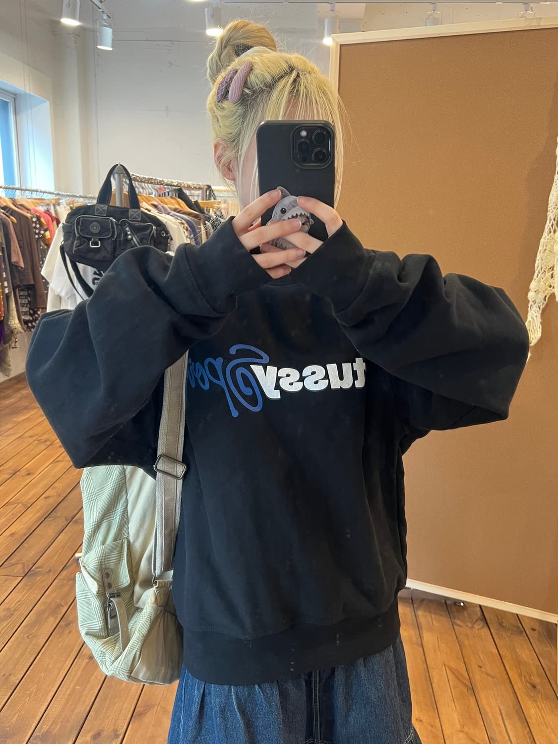 스투시 로고 블랙 맨투맨  상품이미지3