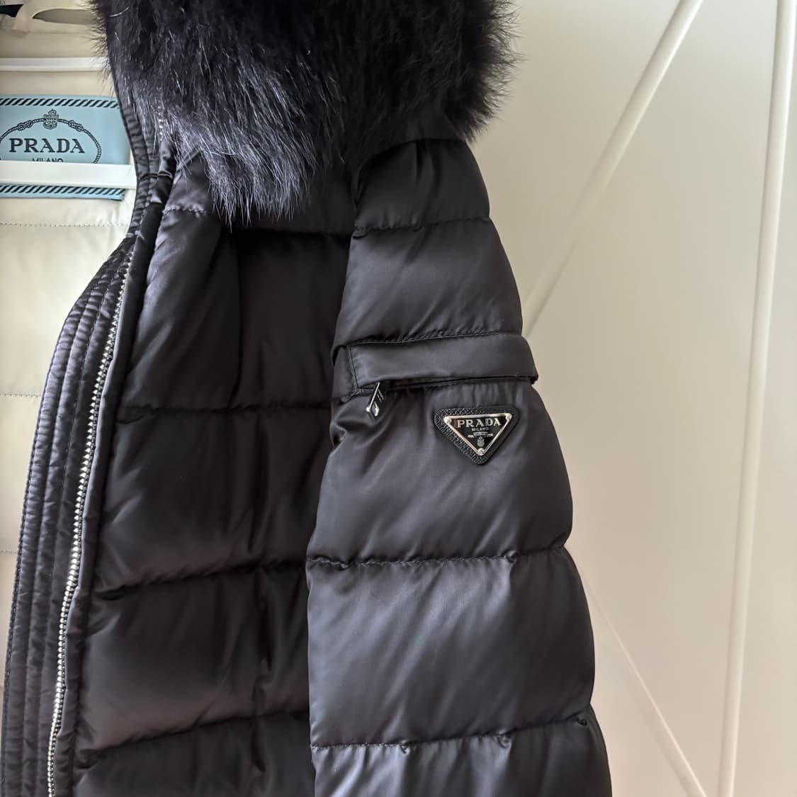 프라다 패딩 상품이미지3