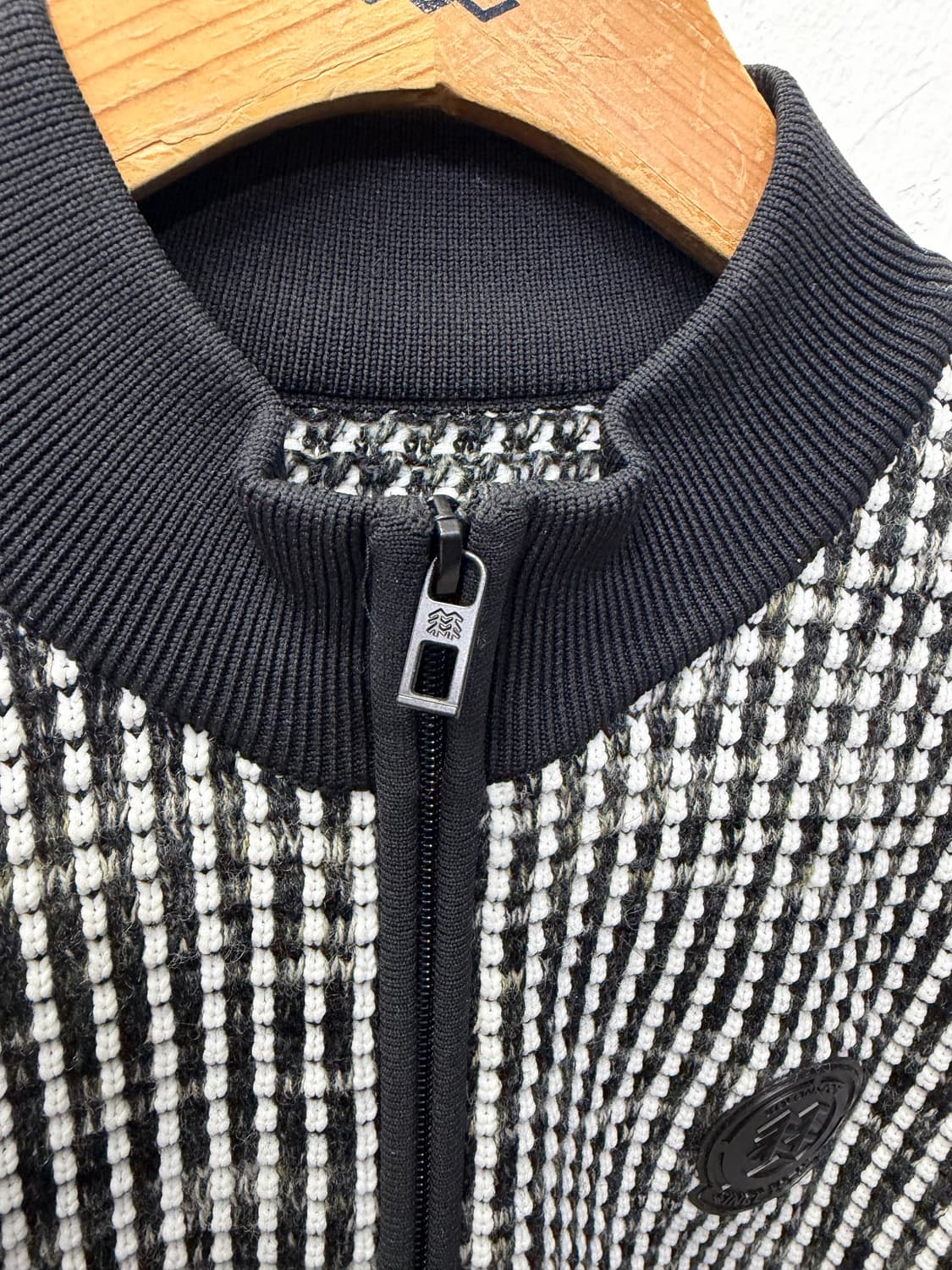 정품) 코오롱 여성 체크 패턴 니트 집업 자켓 95 상품이미지5