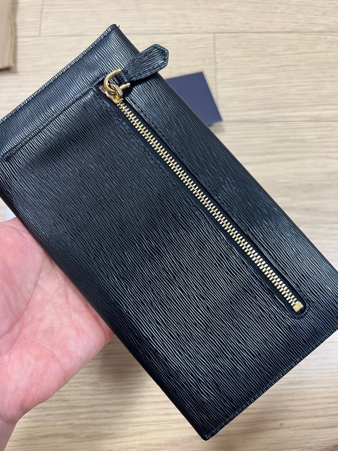 프라다 사피아노 가죽 클러치지갑 상품이미지2