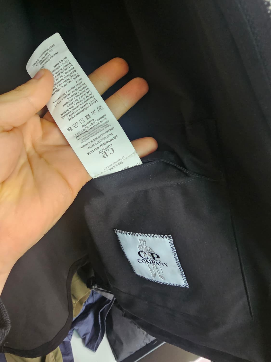 cp컴퍼니 가장 잘나가는 모델 프로텍 씨피컴퍼니 후드 렌즈 자켓 팔아요 상품이미지7