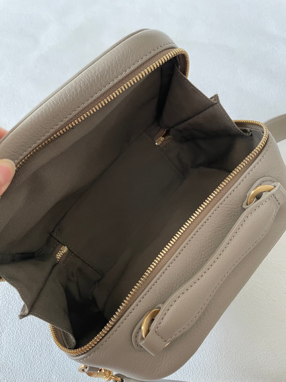 드메리엘(DEMERIEL) 레더 크로스백 상품이미지9