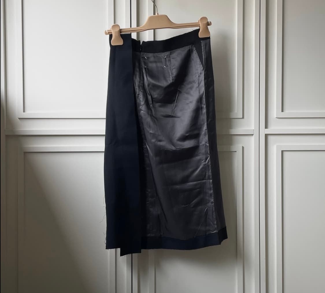 메종 마르지엘라 새틴 패널 언발란스 미디 스커트 상품이미지4