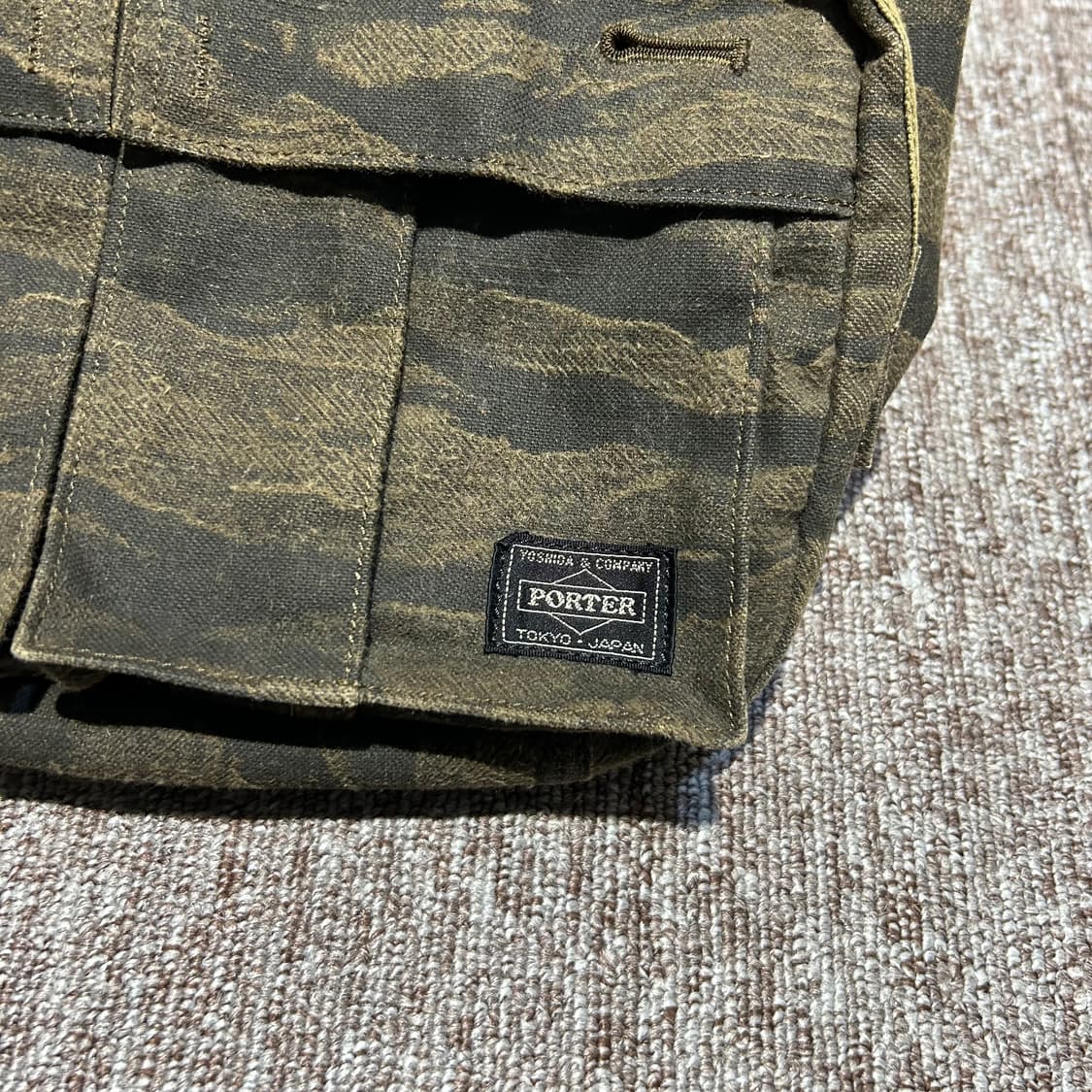 요시다 포터 타이거 카모 크로스백 70주년 P109 상품이미지3