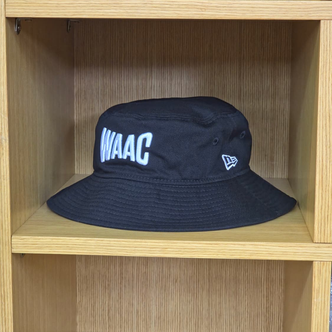 WAAC x 뉴에라 블랙 버킷햇 상품이미지1
