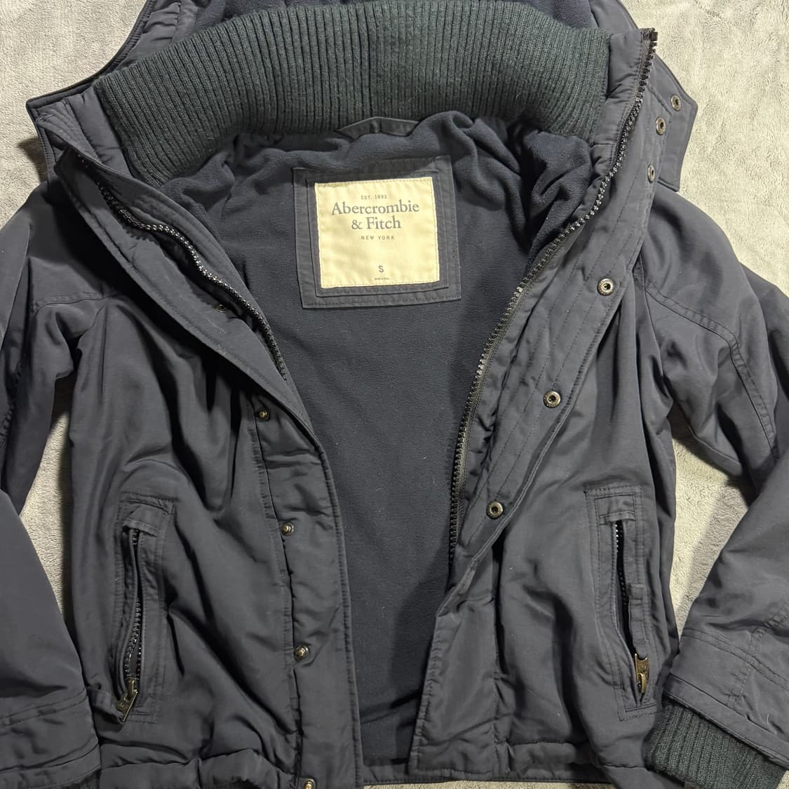 아베크롬비 네이비 후드 패딩 점퍼 상품이미지6