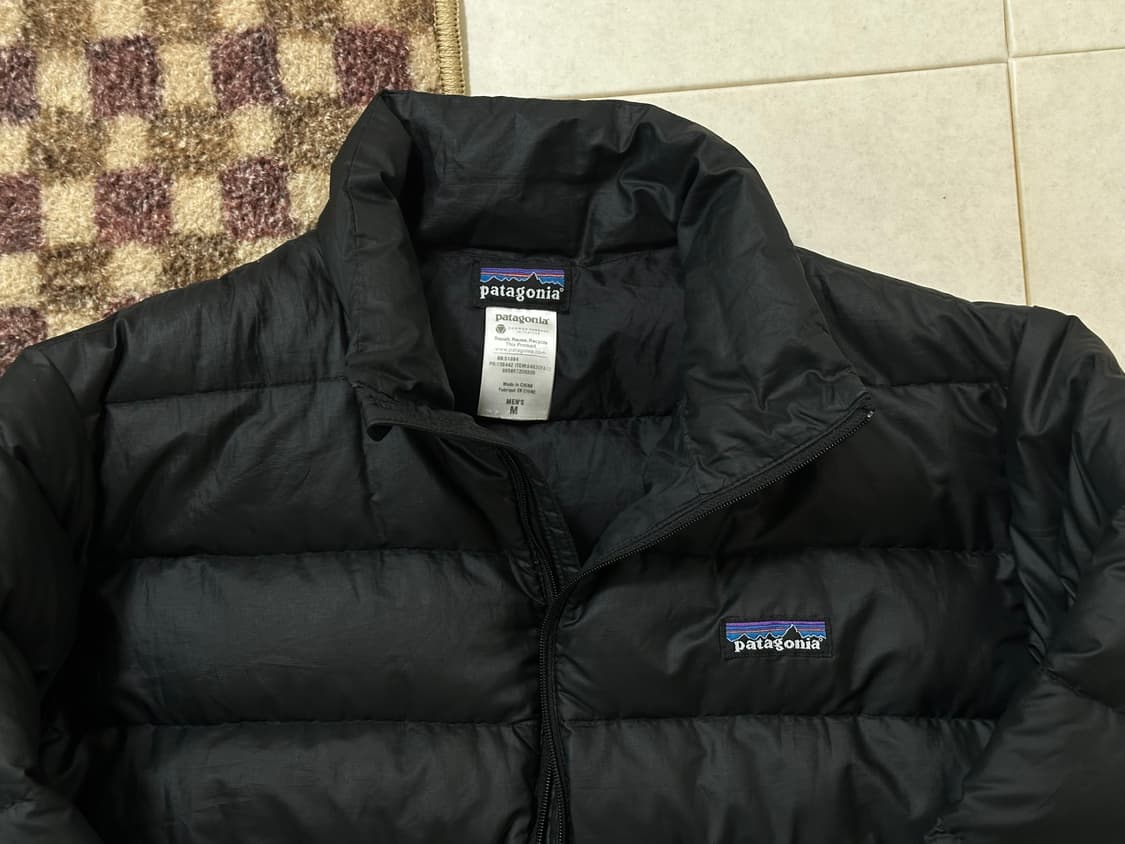 파타고니아 경량패딩 m사이즈 상품이미지2