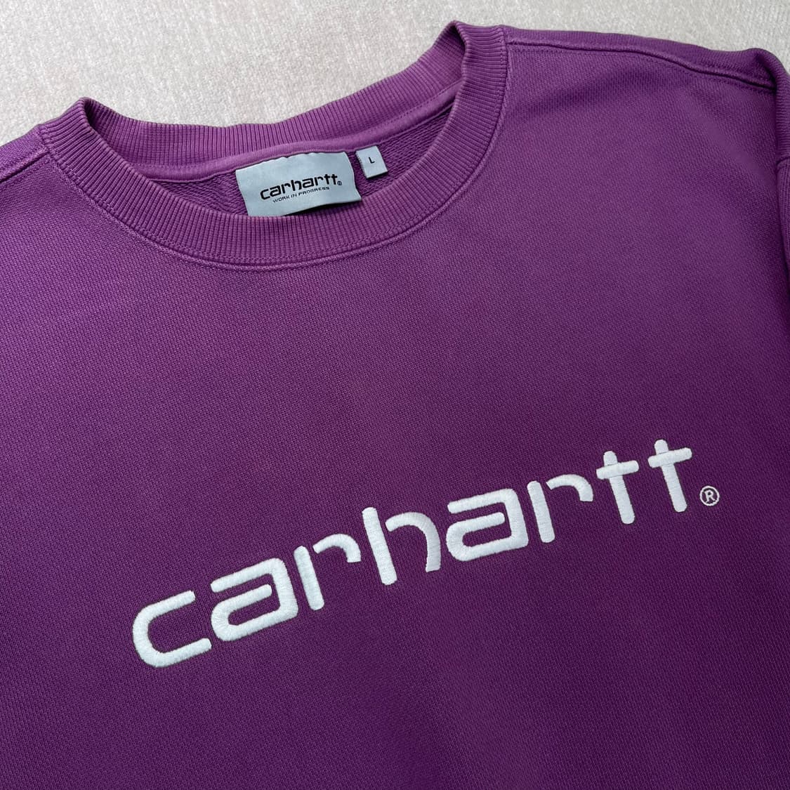 100 칼하트 WIP 스펠아웃 맨투맨 상품이미지2