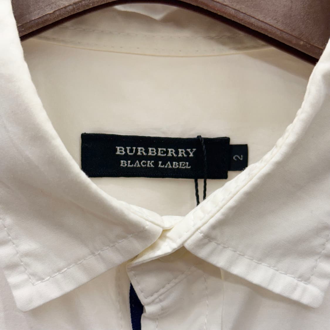 버버리 블랙 라벨 포켓 반팔 셔츠 로고 자수 롤업 슬리브 아이보리 상품이미지7