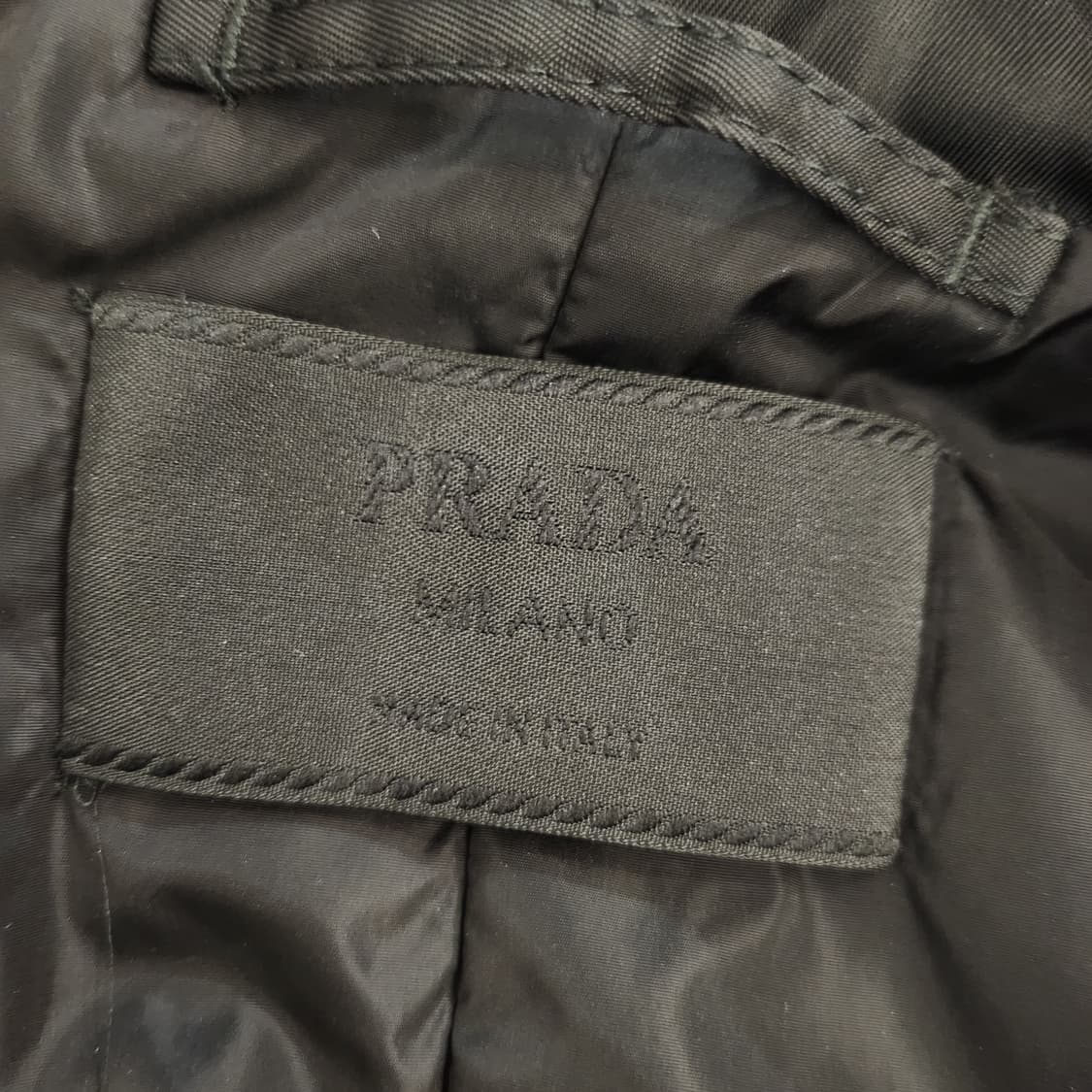 정품 프라다 자켓 ●표기사이즈48(90~날씬105가능) 상품이미지3