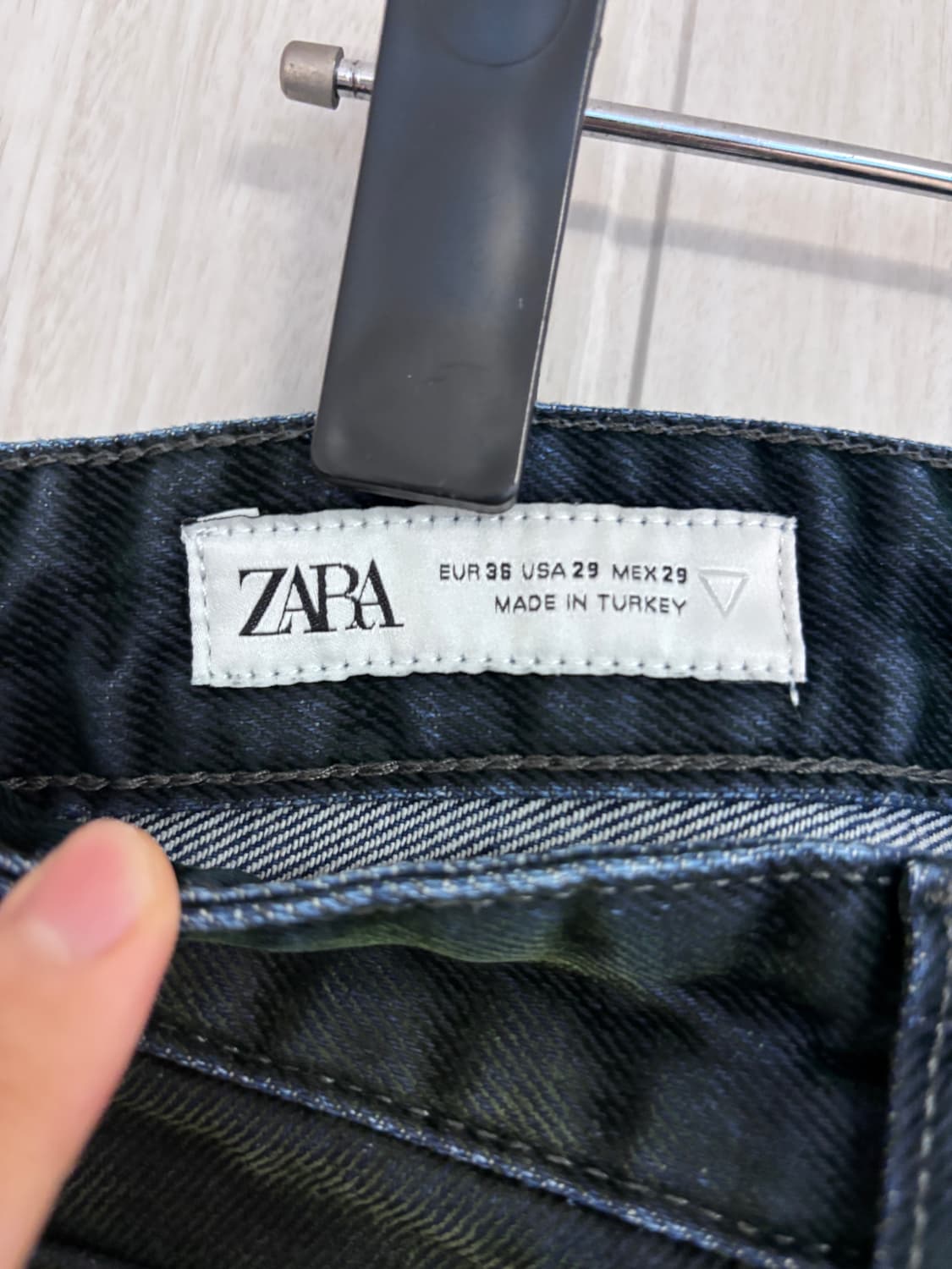 29 자라 ZARA 워싱 벨벳 데님 팬츠 상품이미지6