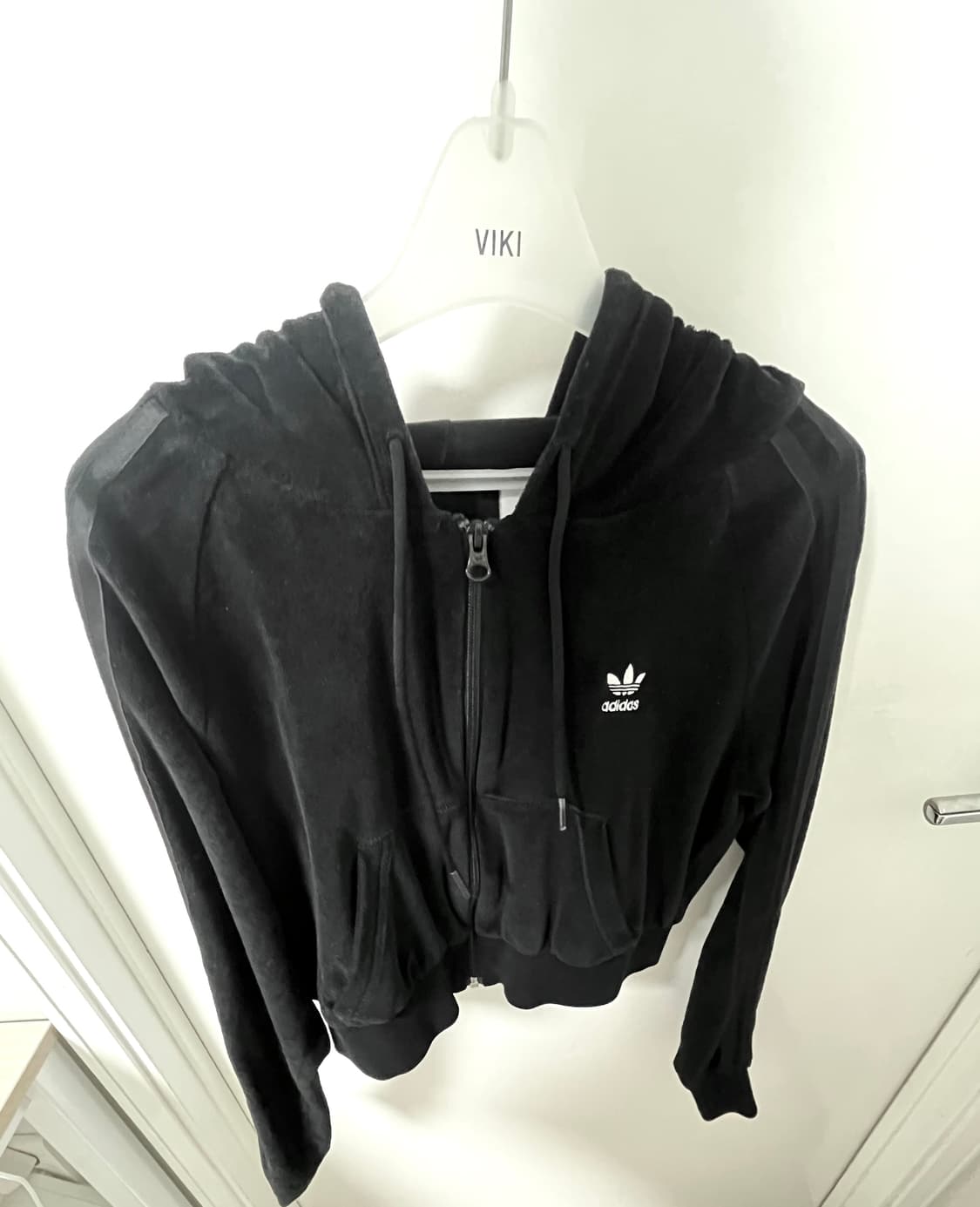 아디다스 벨벳 크롭 후드(아디다스 오리지널 벨로어 크롭 풀집업 후드자켓) 상품이미지2