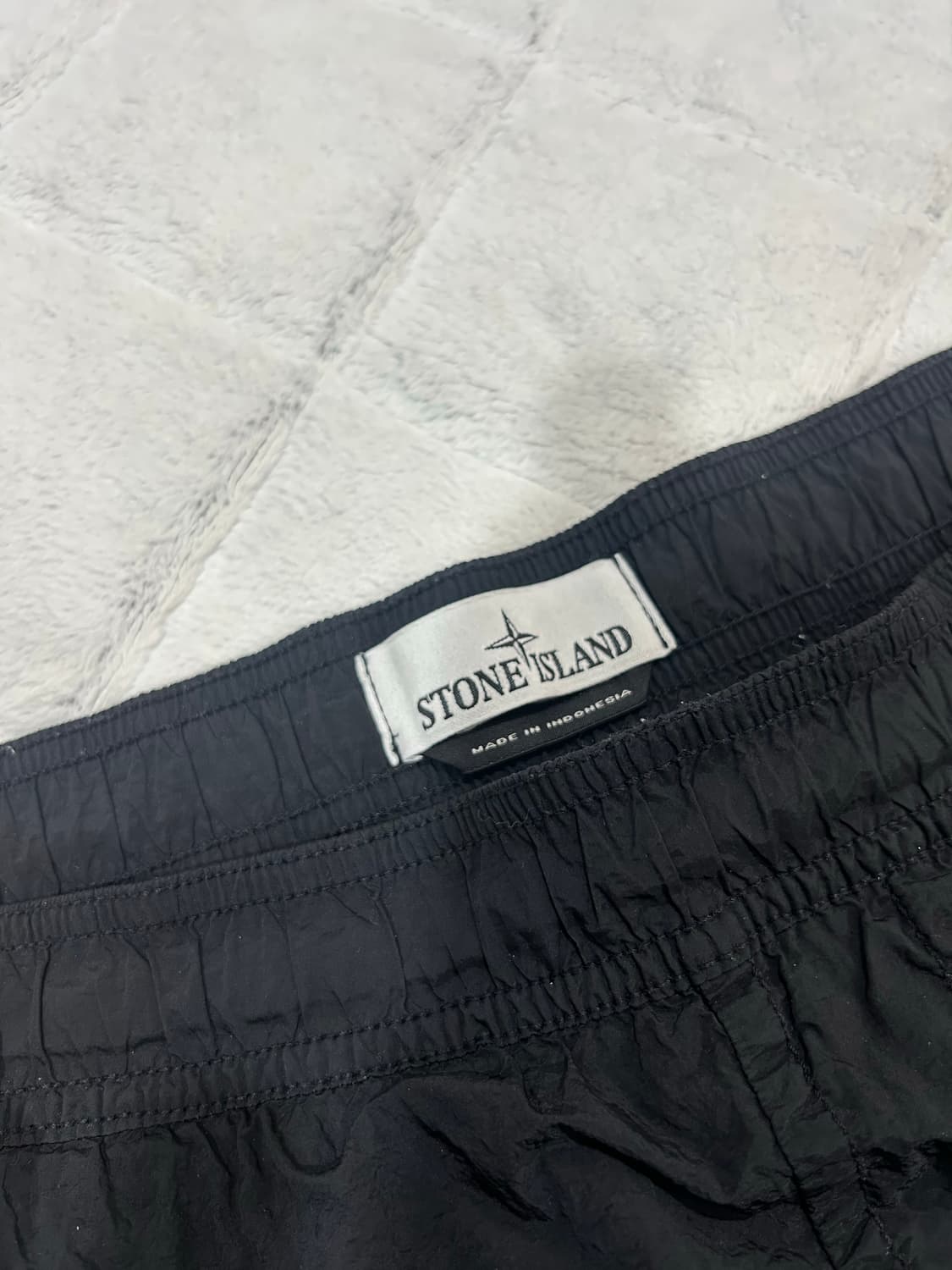 스톤아일랜드 B0943 나일론 반바지 상품이미지3