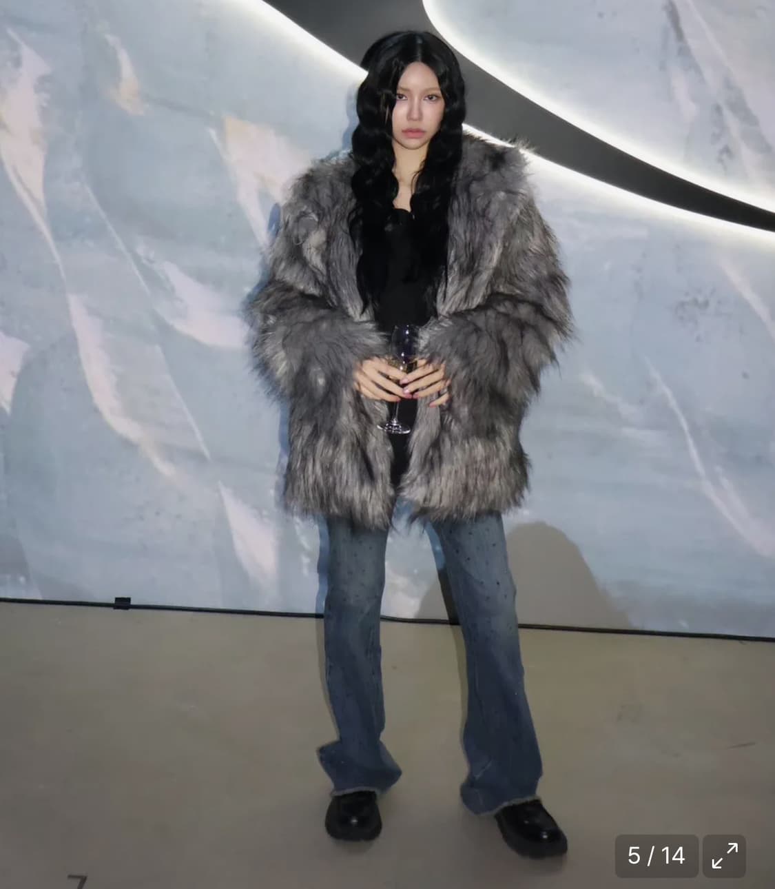 미드나잇 무브 퍼자켓 팔아요 fur jacket dark grey 상품이미지2