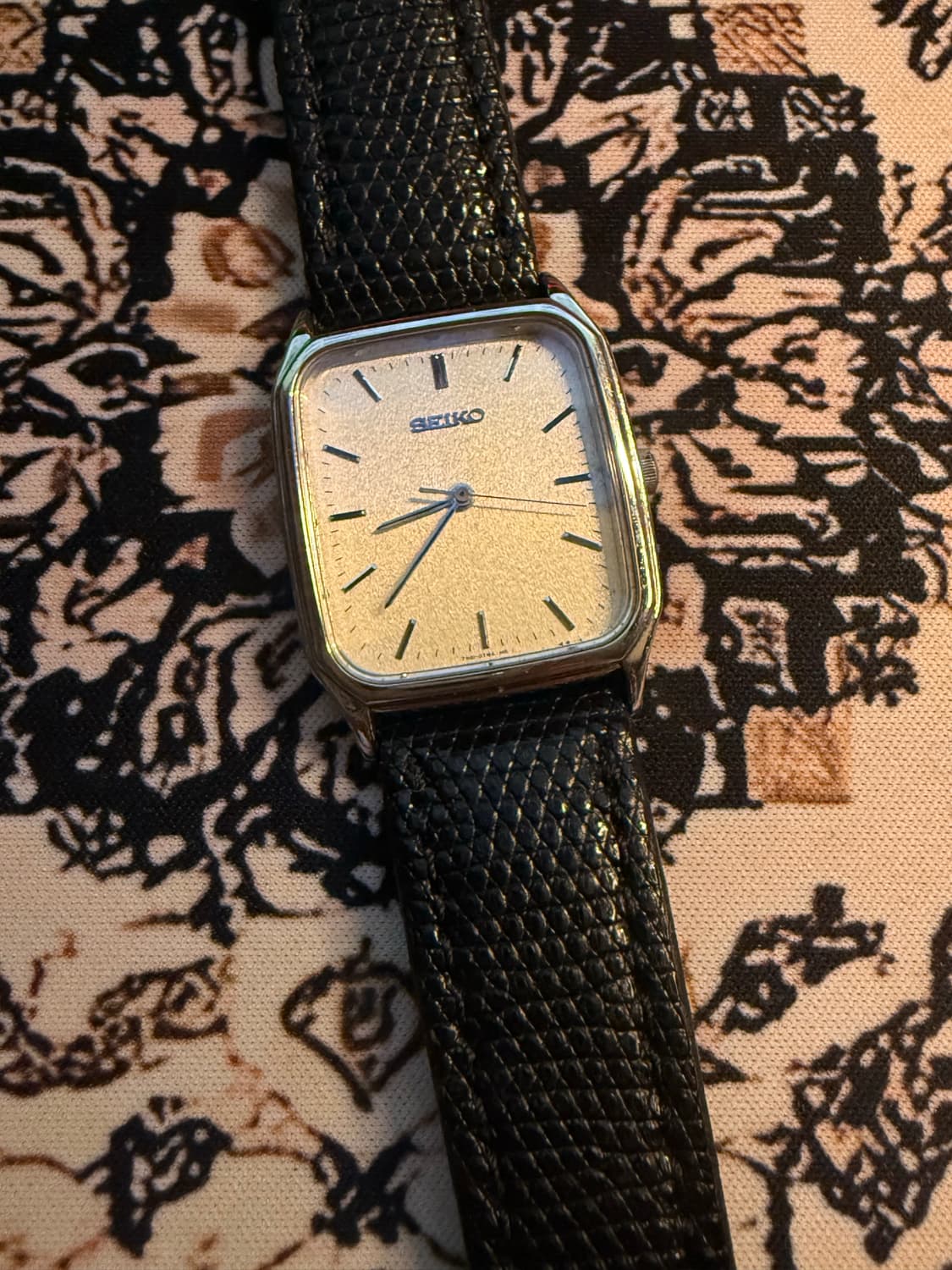 SEIKO 빈티지 쿼츠 시계 상품이미지1