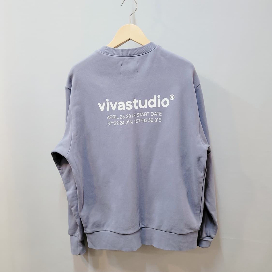 L) 비바스튜디오 스몰로고 맨투맨  상품이미지8