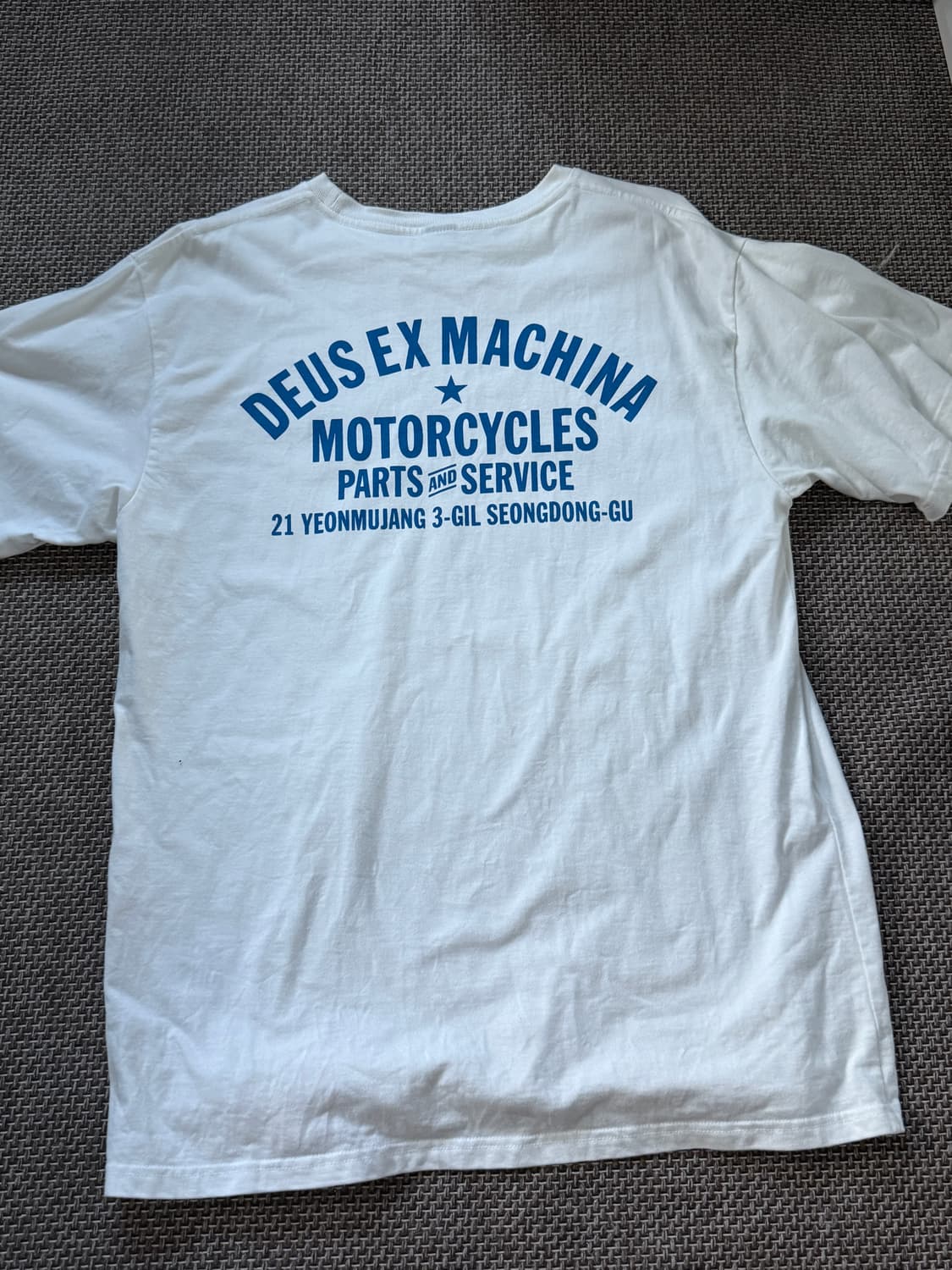 플리마켓🔥 데우스 성수 어드레스 반팔 티셔츠 상품이미지1