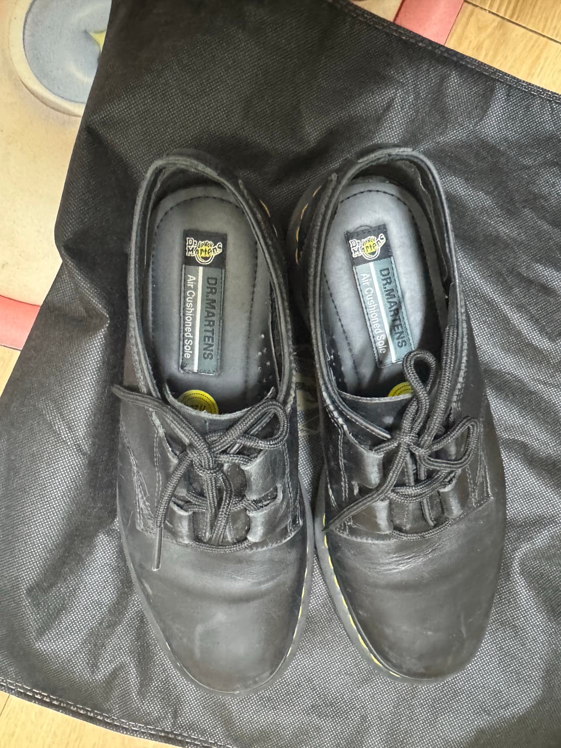 닥터마틴 블랙 더비 상품이미지1