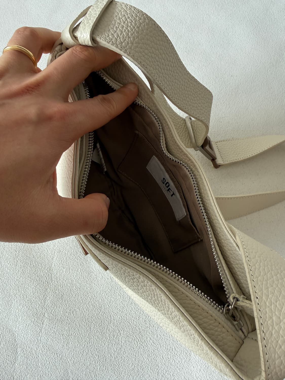 소프트서울(SOFT SEOUL) 레더 크로스백 상품이미지7