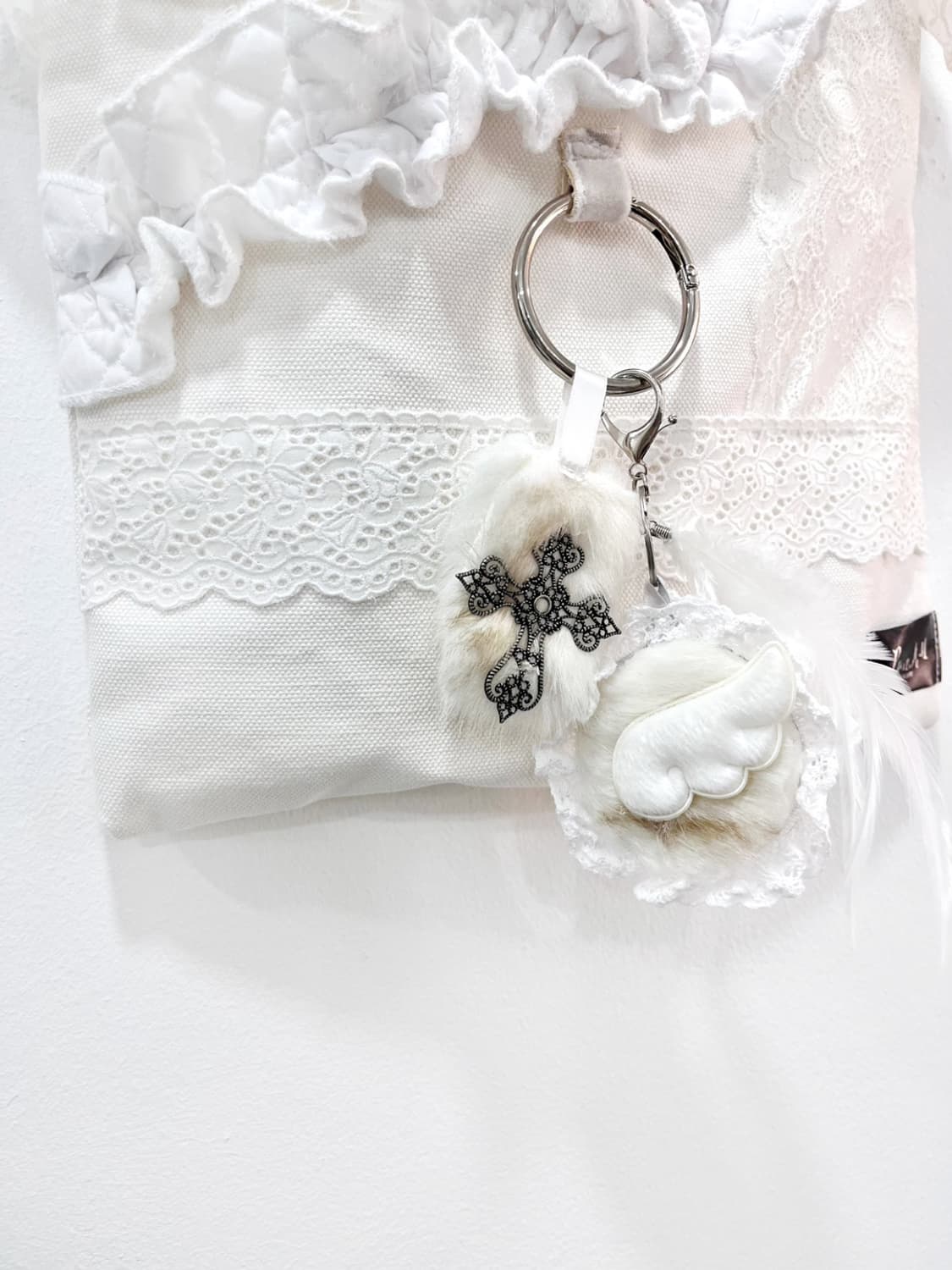 Wings mirror keyring 상품이미지1