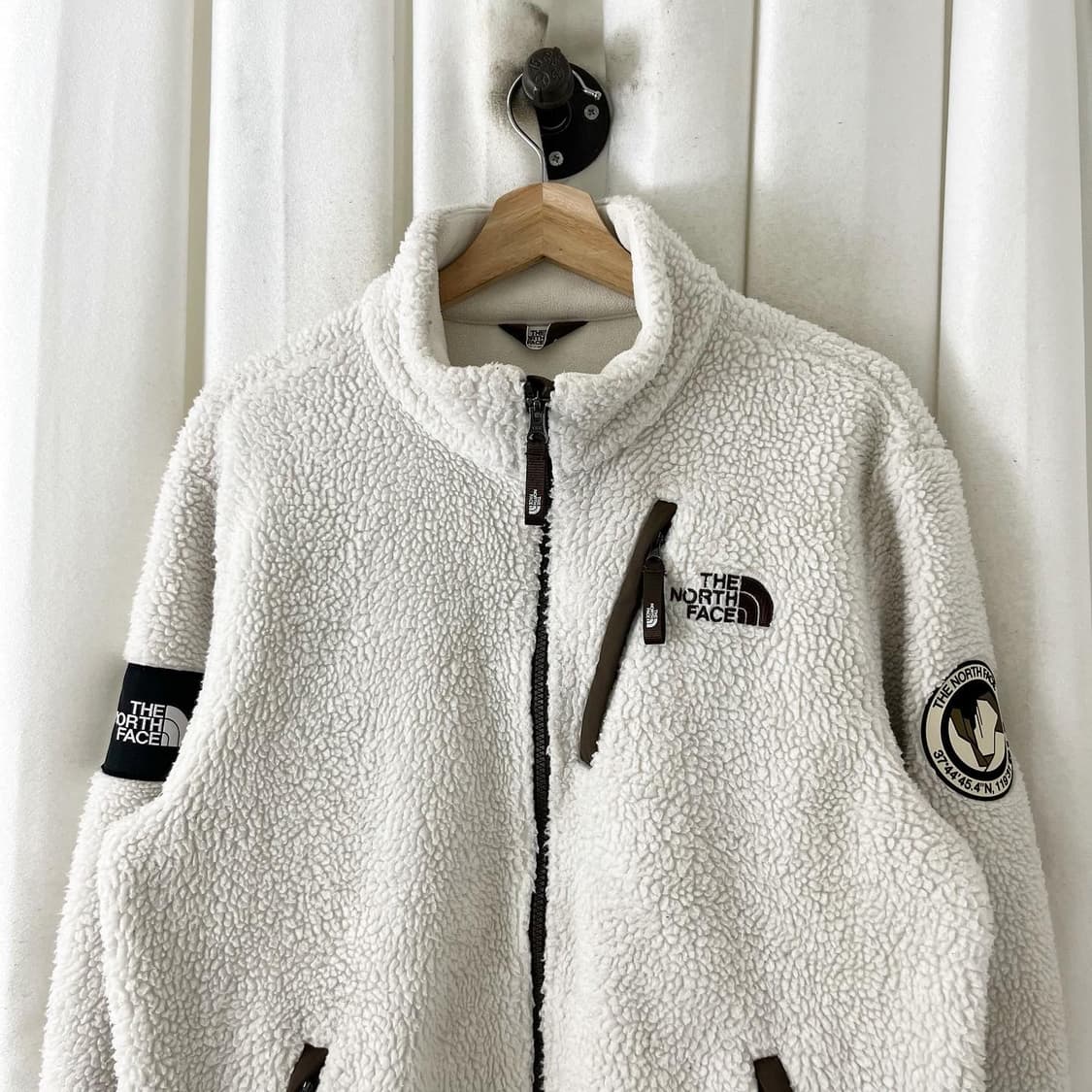 노스페이스 화이트 플리스 집업 자켓 상품이미지2