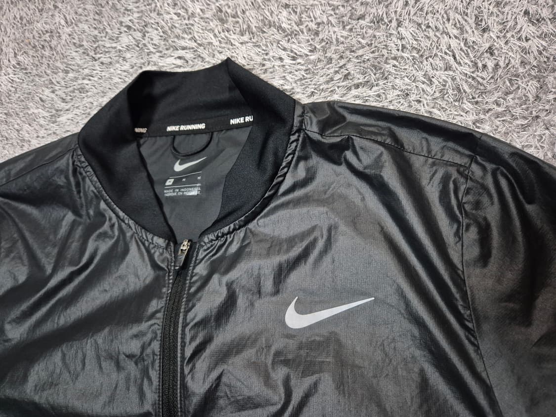 나이키 여성 스우시런 경량 러닝 자켓 M(85) 상품이미지2