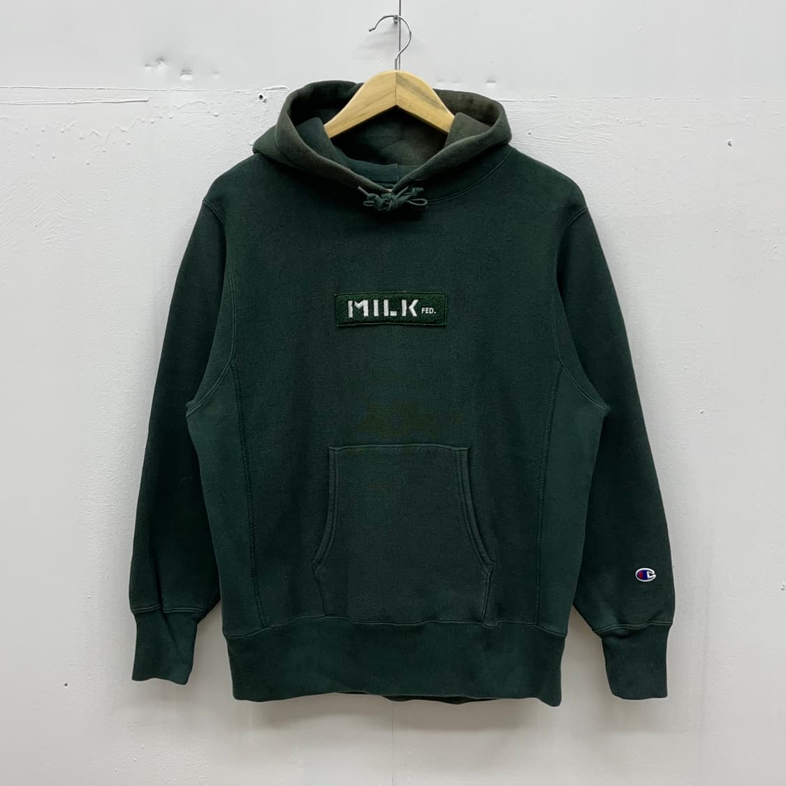 [M] 챔피온XMilkFED 로고 리버스위브 후드티 상품이미지3
