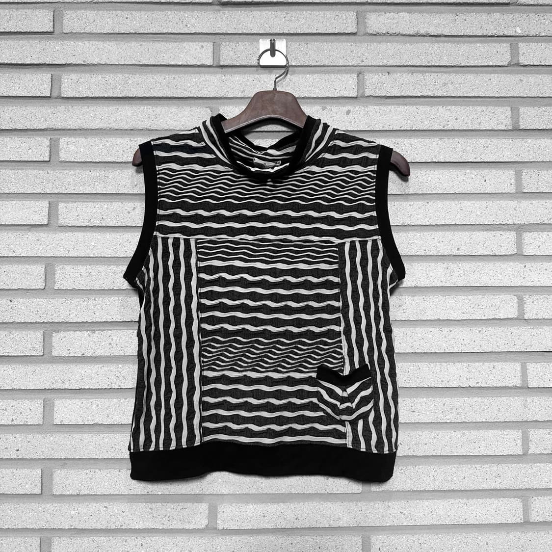 JPN VINTAGE 베스트 스트라이프 패턴 디테일 블랙 상품이미지1