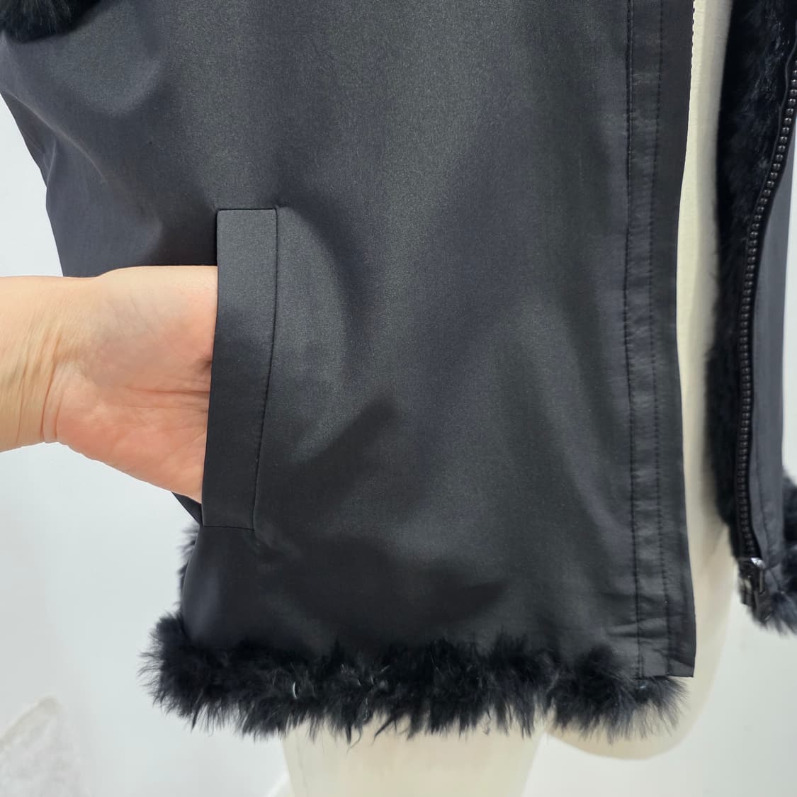 리버시블 실크100% 래빗퍼 블랙 베스트 상품이미지9