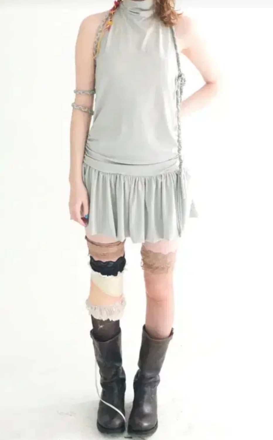 샵페어리 홀터넥 플리츠 원피스 그레이 상품이미지1